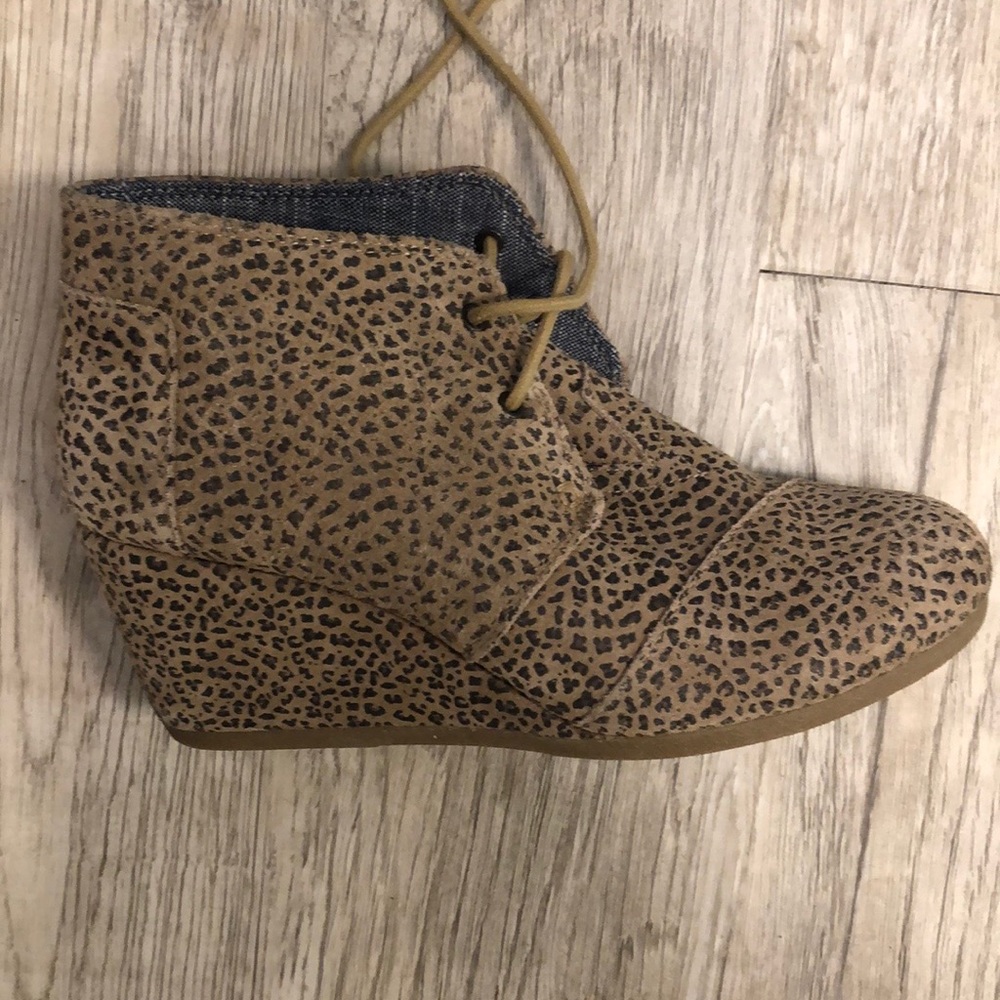 Toms leopard wedges
